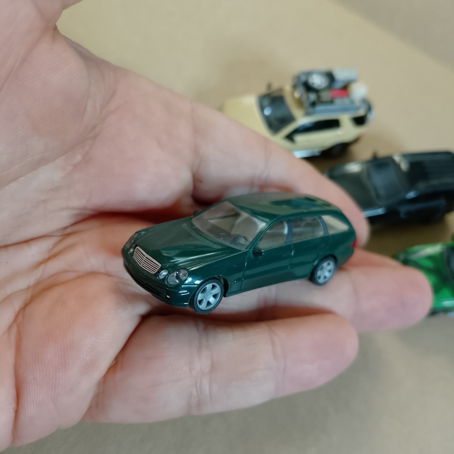 Busch 1:87 Mercedes collection of M CLASS 4x4 vehicles + E CLASS Estate different variants