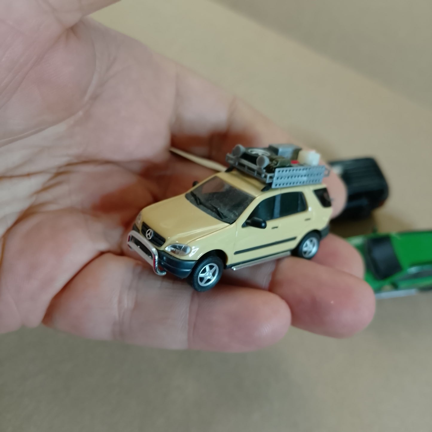 Busch 1:87 Mercedes collection of M CLASS 4x4 vehicles + E CLASS Estate different variants