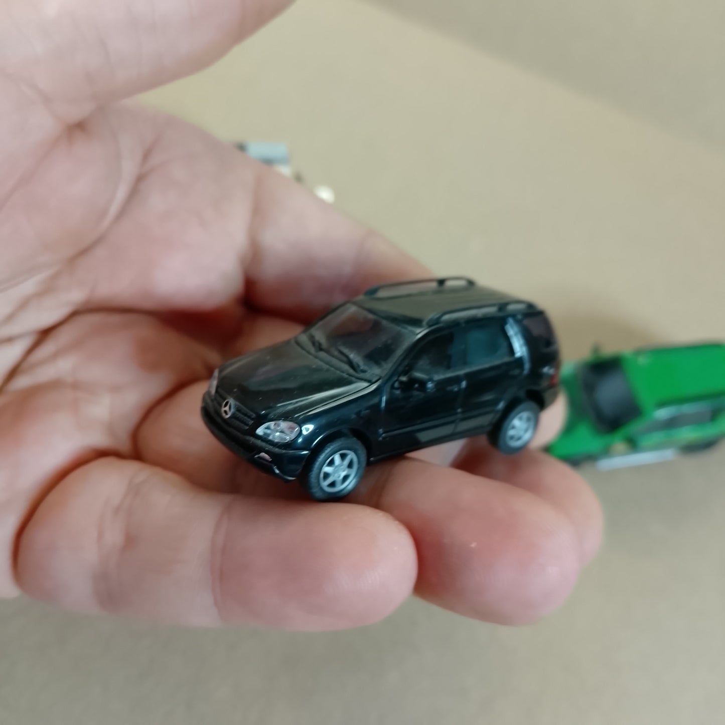 Busch 1:87 Mercedes collection of M CLASS 4x4 vehicles + E CLASS Estate different variants