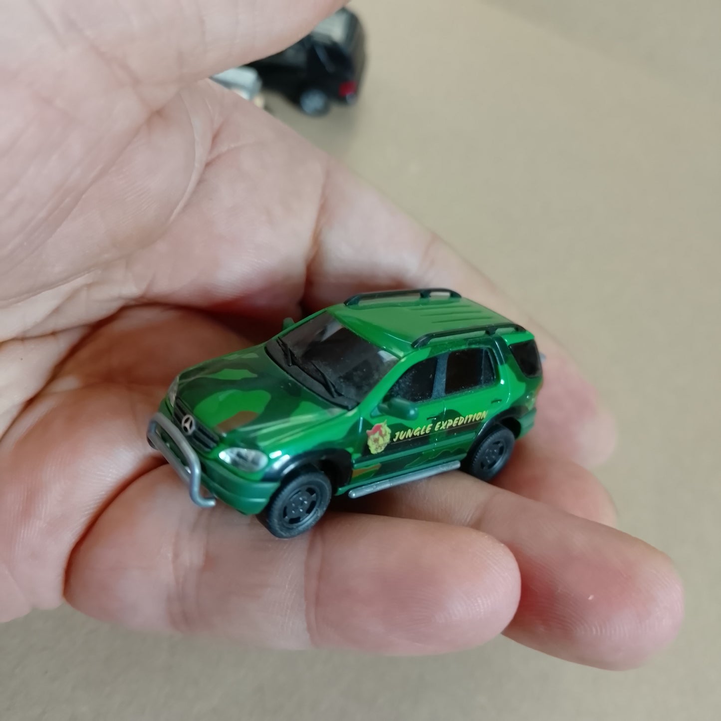 Busch 1:87 Mercedes collection of M CLASS 4x4 vehicles + E CLASS Estate different variants