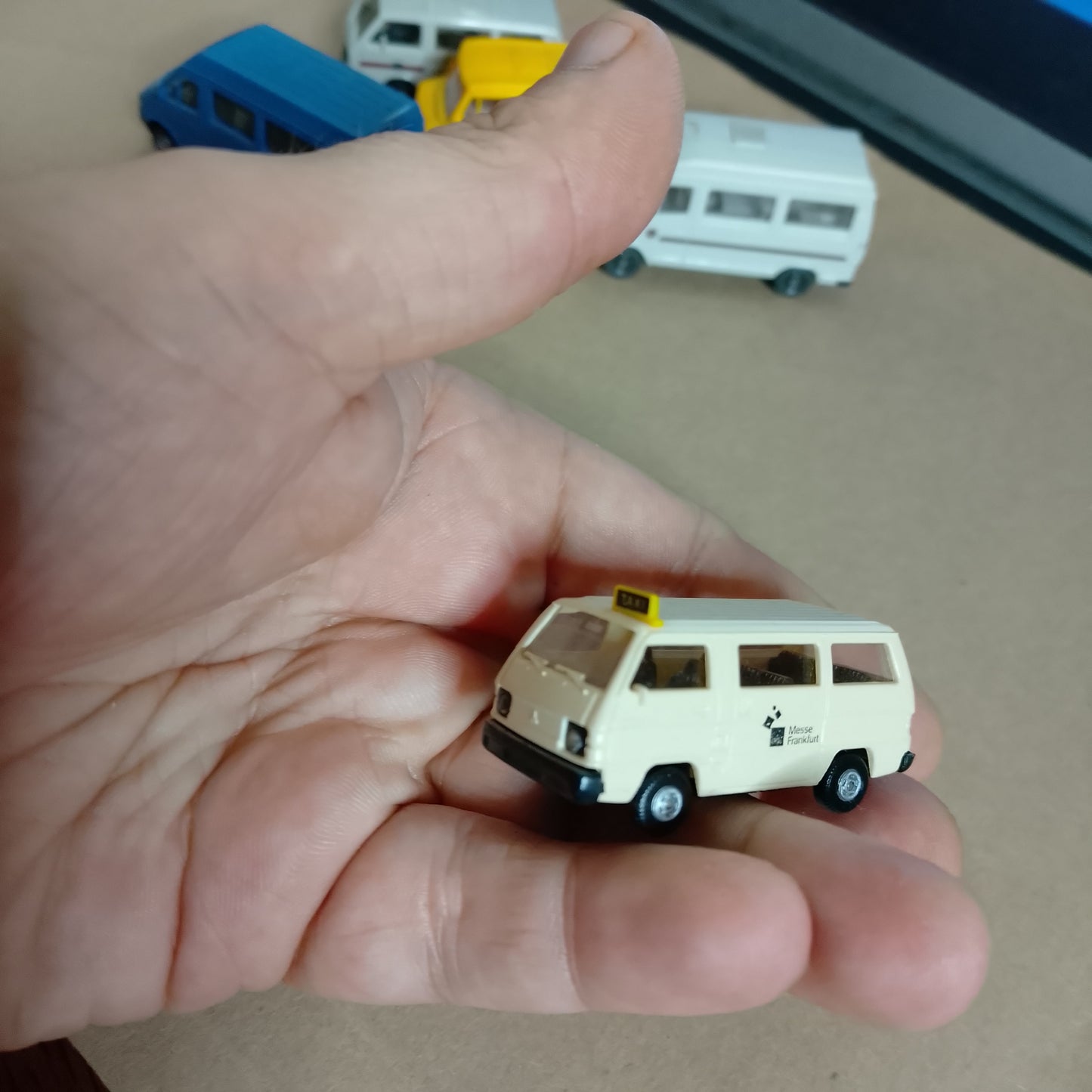wiking rietz busch 1:87 various minibus car models Mercedes mitubishi VW ETC loose nice