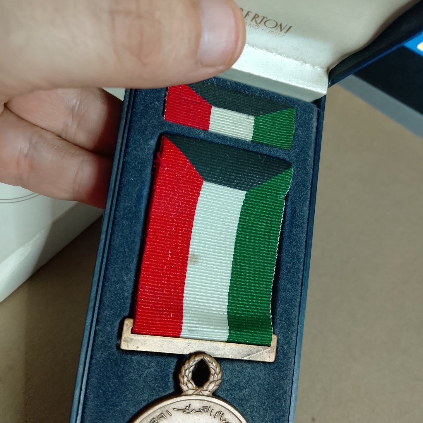 Genuine full size Bertoni boxed Liberation of Kuwait medal 1991 Gulf War vgc