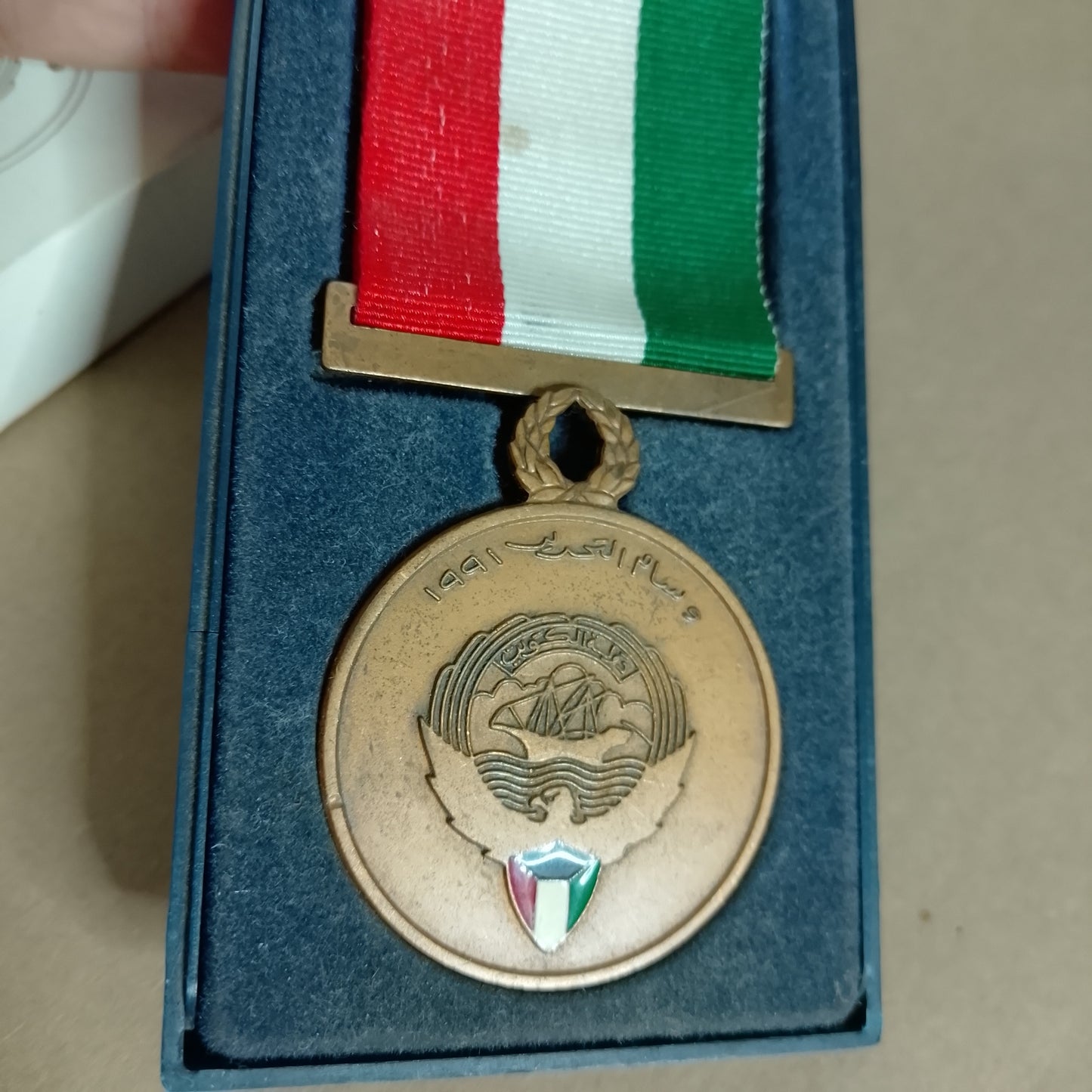 Genuine full size Bertoni boxed Liberation of Kuwait medal 1991 Gulf War vgc