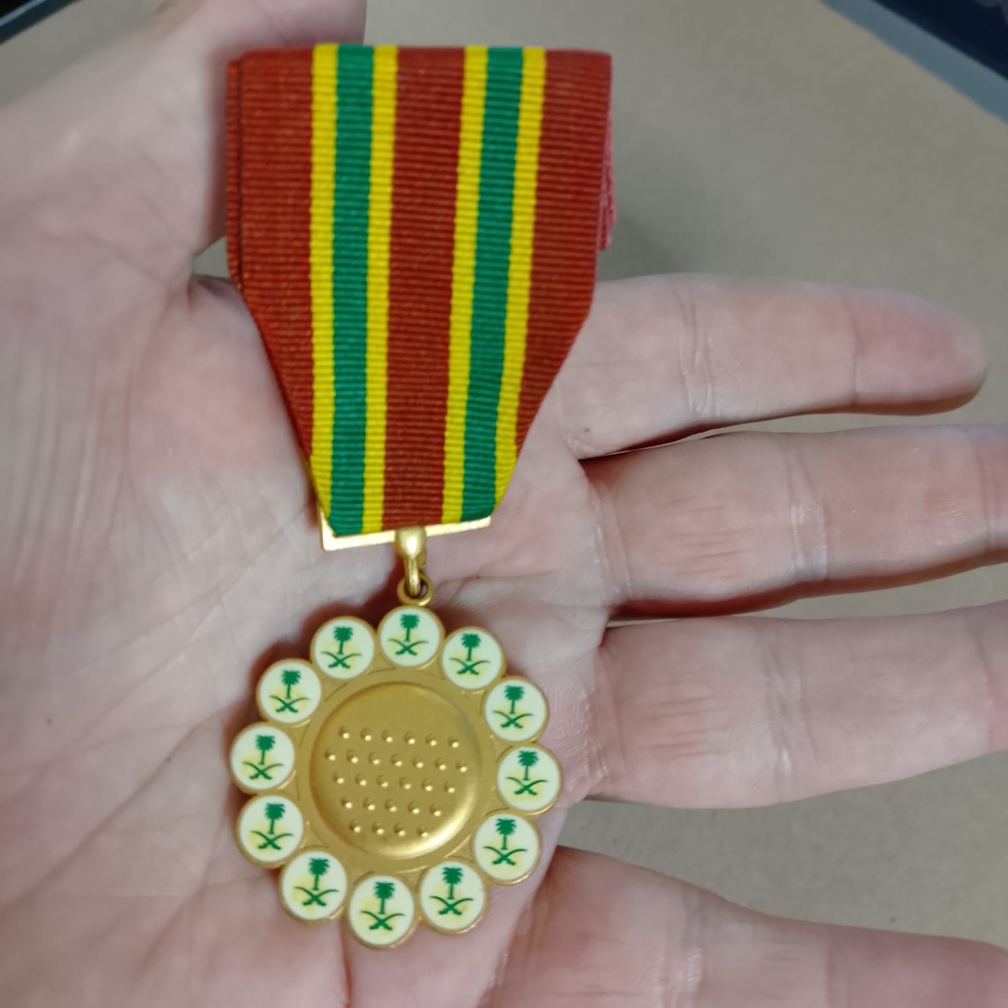 Saudi Arabia Desert storm Gulf War combat medal with ribbon VGC full size