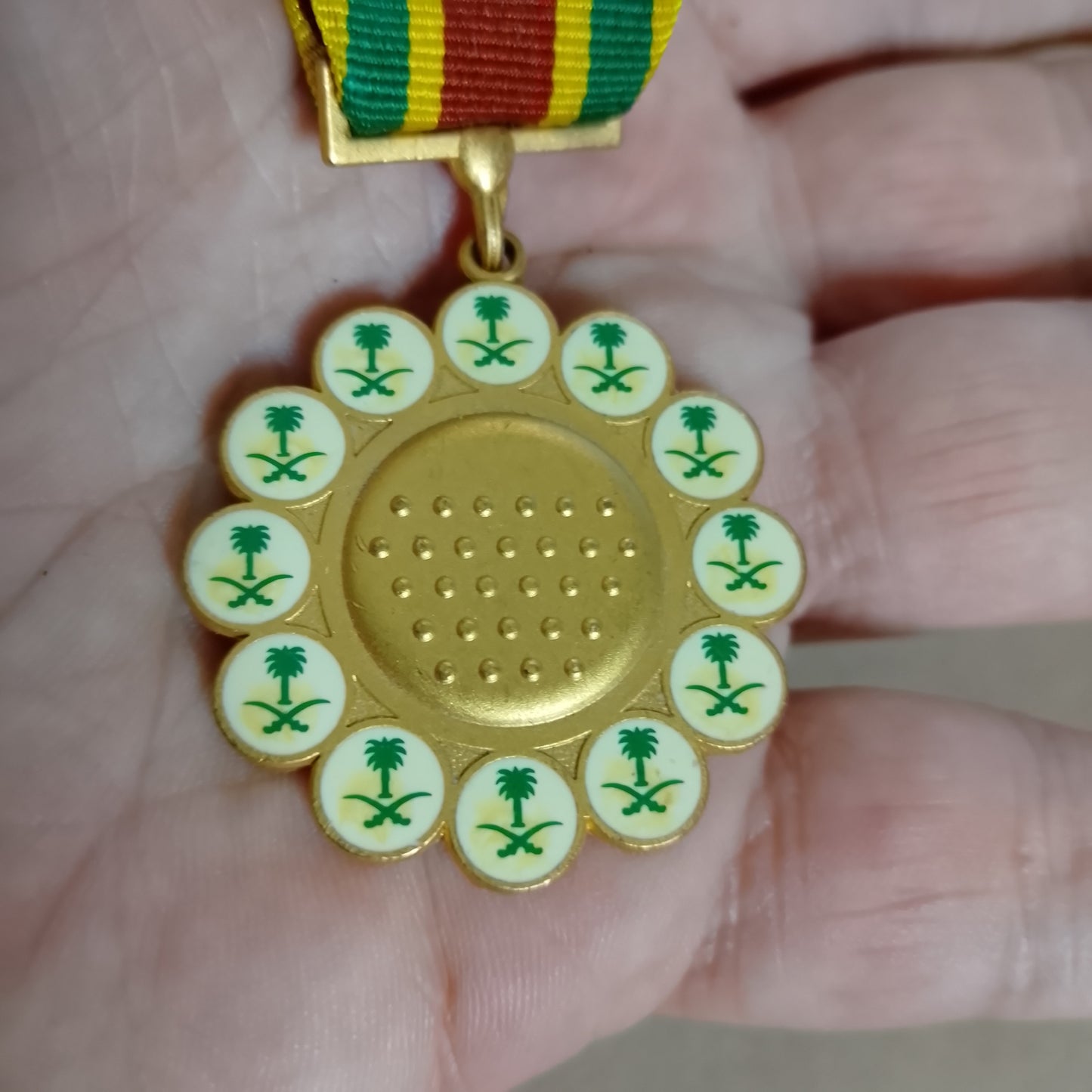 Saudi Arabia Desert storm Gulf War combat medal with ribbon VGC full size