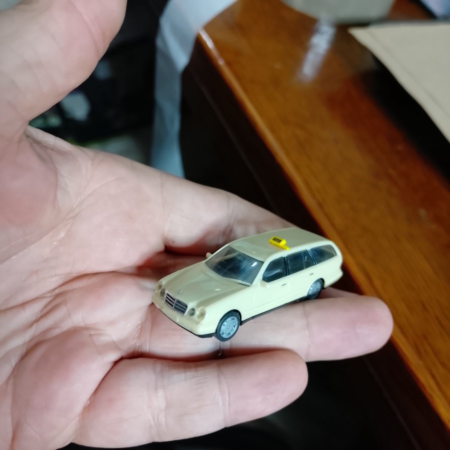 Herpa 1:87 Mercedes 90's era taxi's etc cars x5 loose vgc detailed plastic