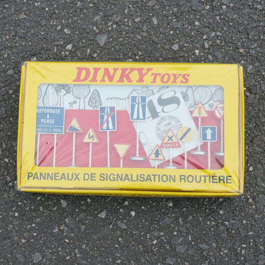 Dinky toys Atlas editions Norev collection road signs signals boxed set 