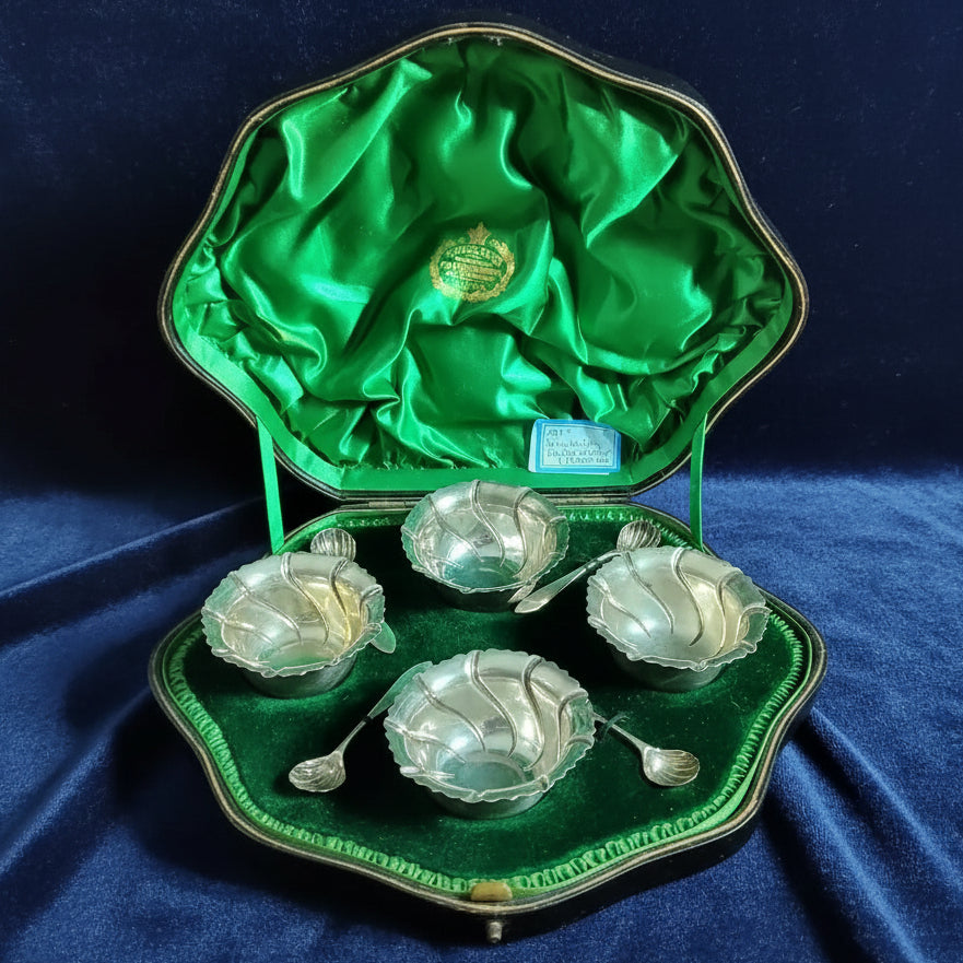 John Wakley Charles Wheeler sterling silver salt spoons set in case 1901 oyster case Stunning 179grms