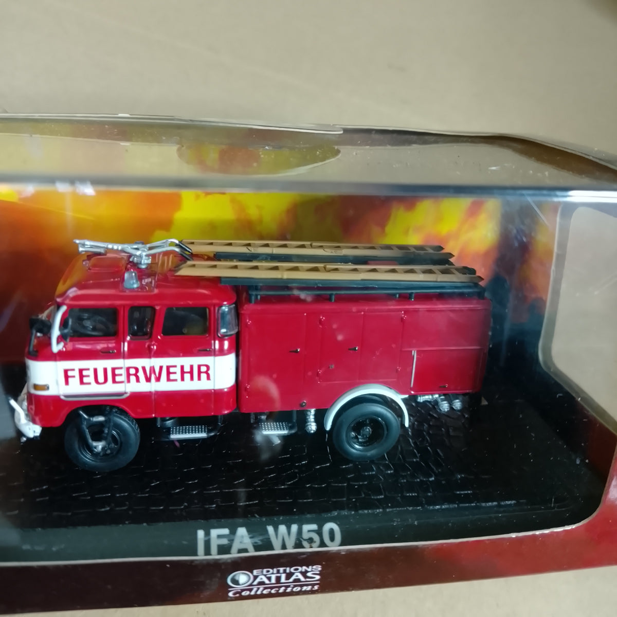 Atlas editions 1:76 IFA W50 Feuerwehr classic fire engine diecast model perfect boxed