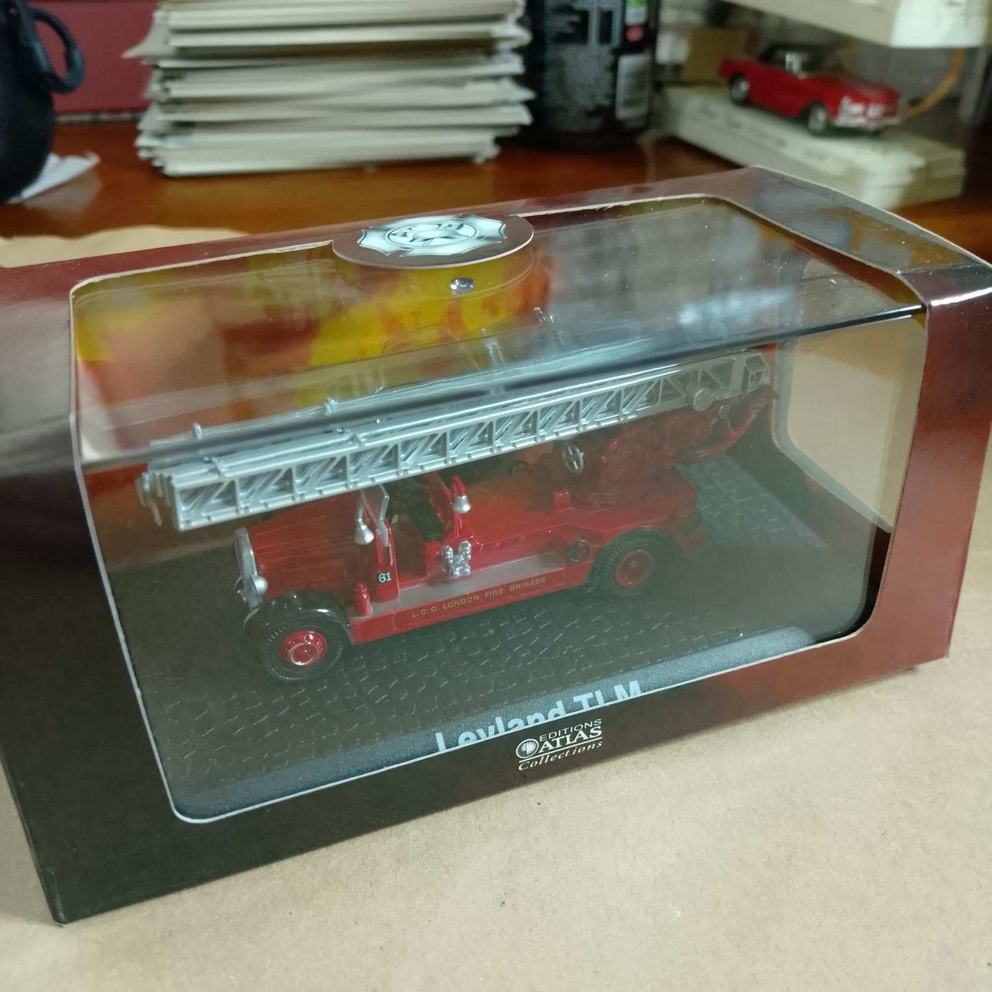 Atlas editions 1:76 LEYLAND TLM classic fire engine diecast model perfect boxed