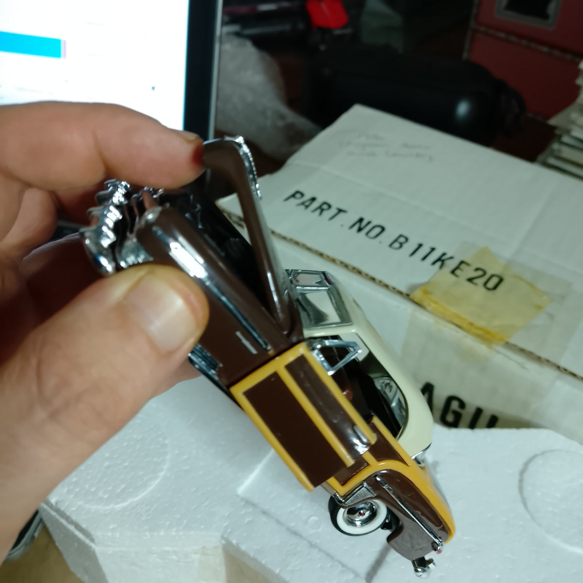 Franklin mint cars of the fifties 1950 Chrysler town and country 1:43 diecast excellent has box