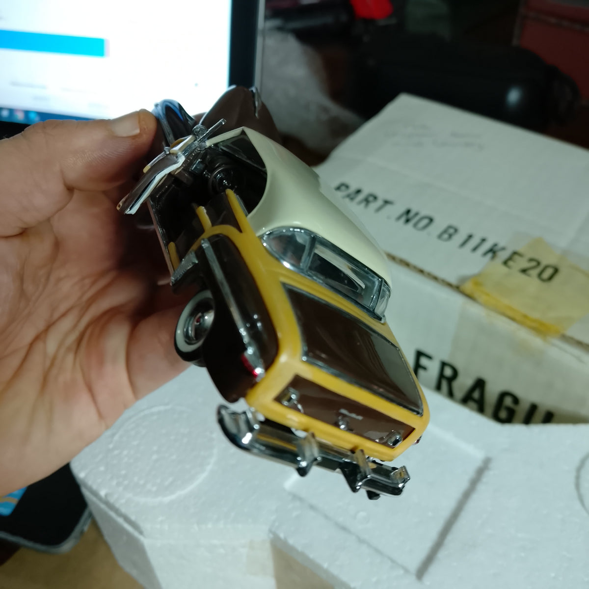 Franklin mint cars of the fifties 1950 Chrysler town and country 1:43 diecast excellent has box