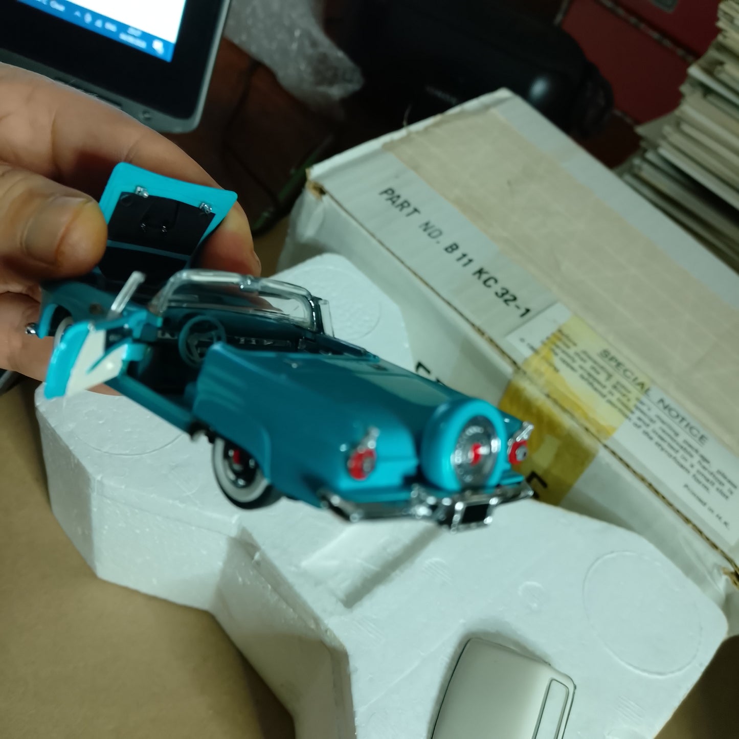 Franklin mint cars of the fifties 1953 Ford Thunderbird 1:43 diecast excellent has box