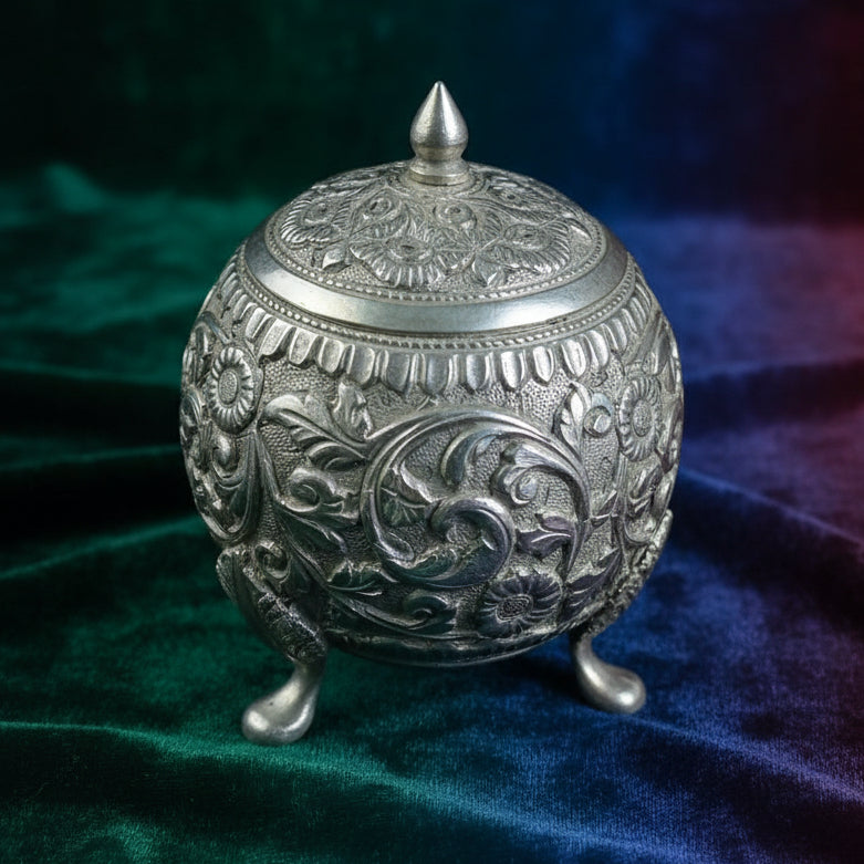 Vintage solid silver condiment shaker Indian Kutch Region 1890-1910 period 42grms