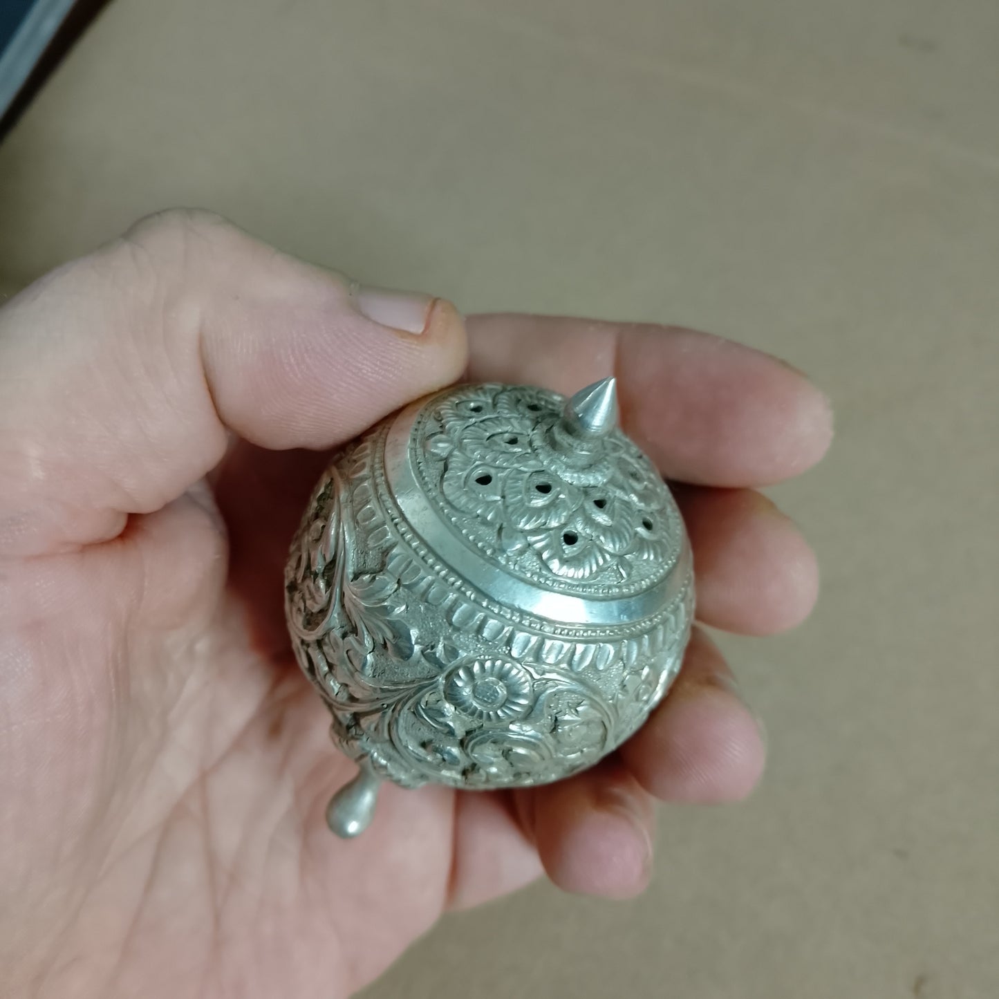 Vintage solid silver condiment shaker Indian Kutch Region 1890-1910 period 42grms