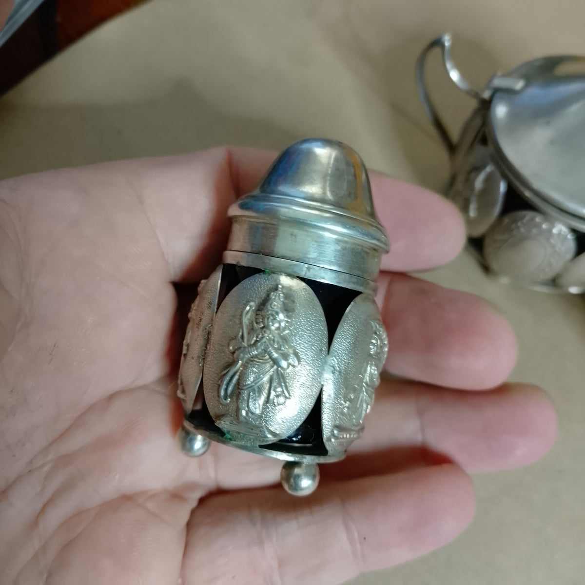 classic silver cruet condement set interesting engraved badges glass inserts 103grms 188 grms
