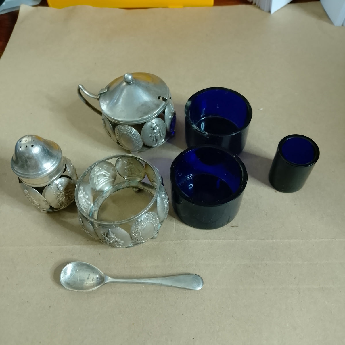 classic silver cruet condement set interesting engraved badges glass inserts 103grms 188 grms