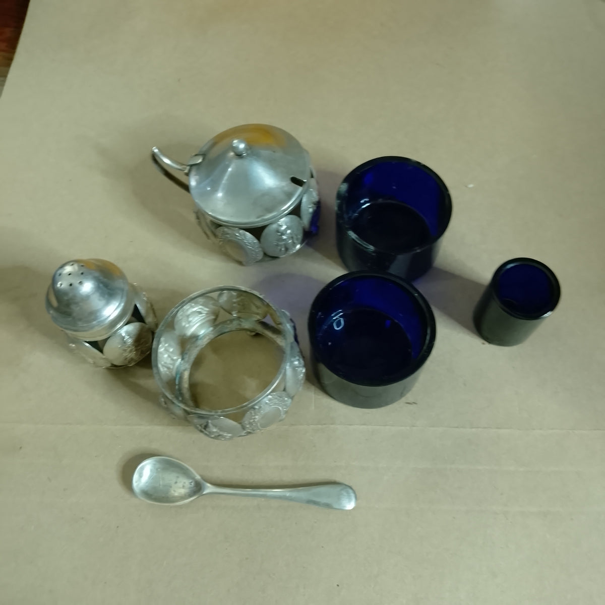 classic silver cruet condement set interesting engraved badges glass inserts 103grms 188 grms