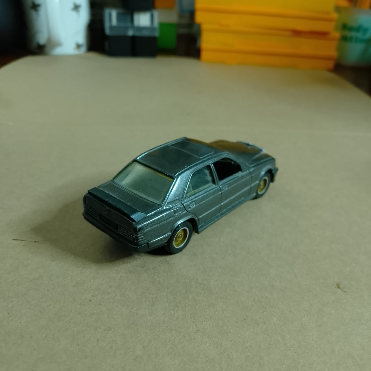 Solido 1:43 Mercedes 190  1988 no 1352 loose diecast model vgc
