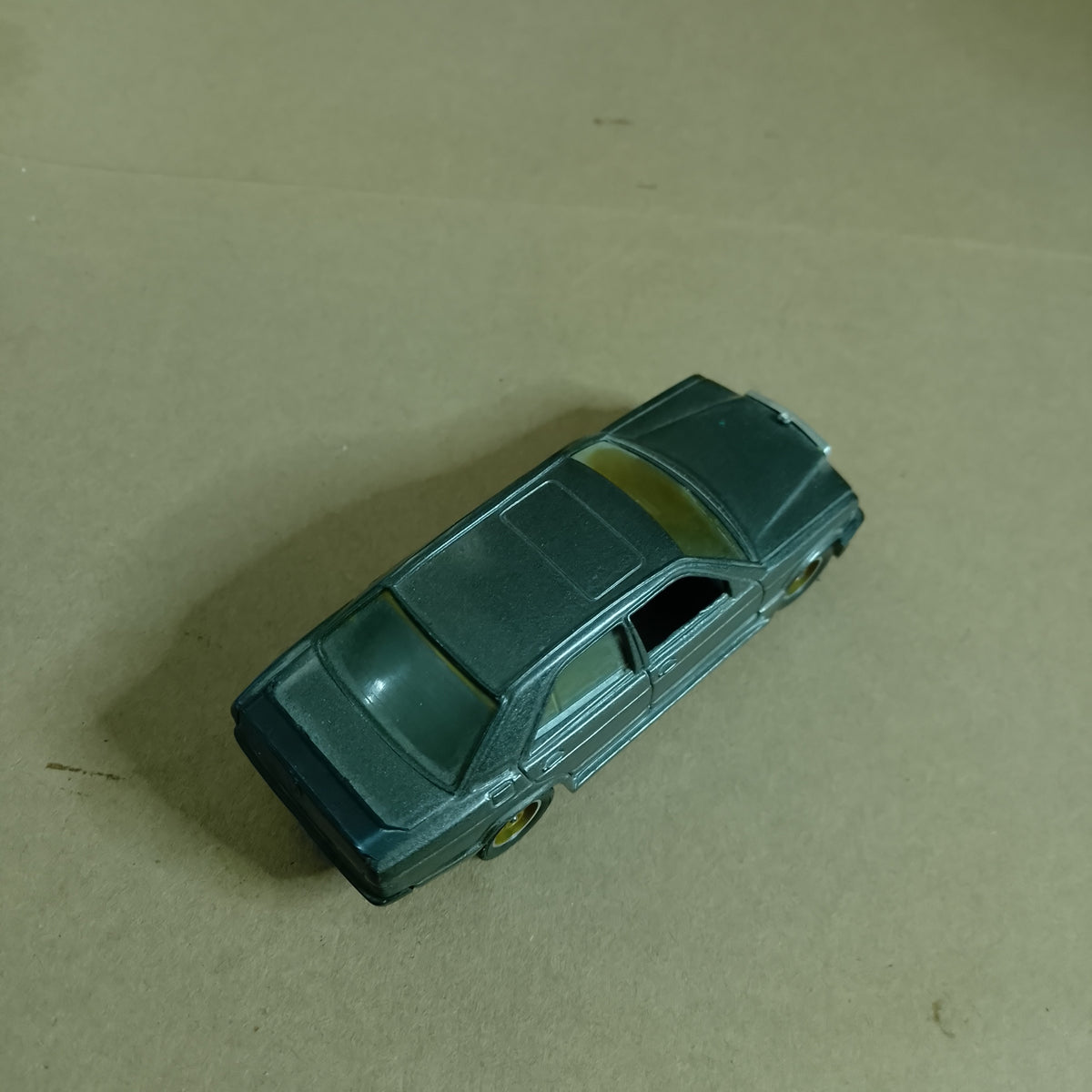 Solido 1:43 Mercedes 190  1988 no 1352 loose diecast model vgc