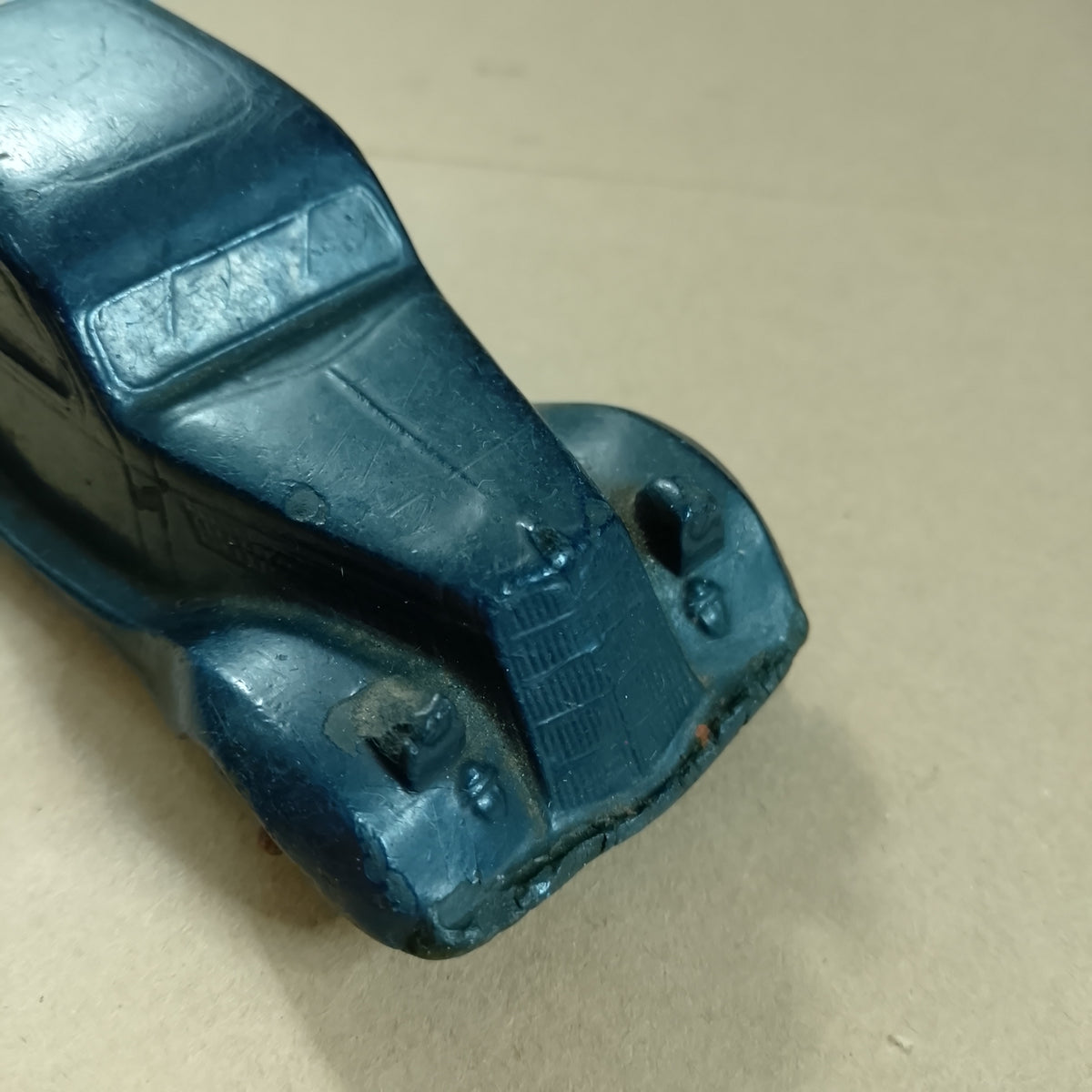 pre-war 1930s hard rubber 0717 Lilo toys vintage sedan car black pretty cool