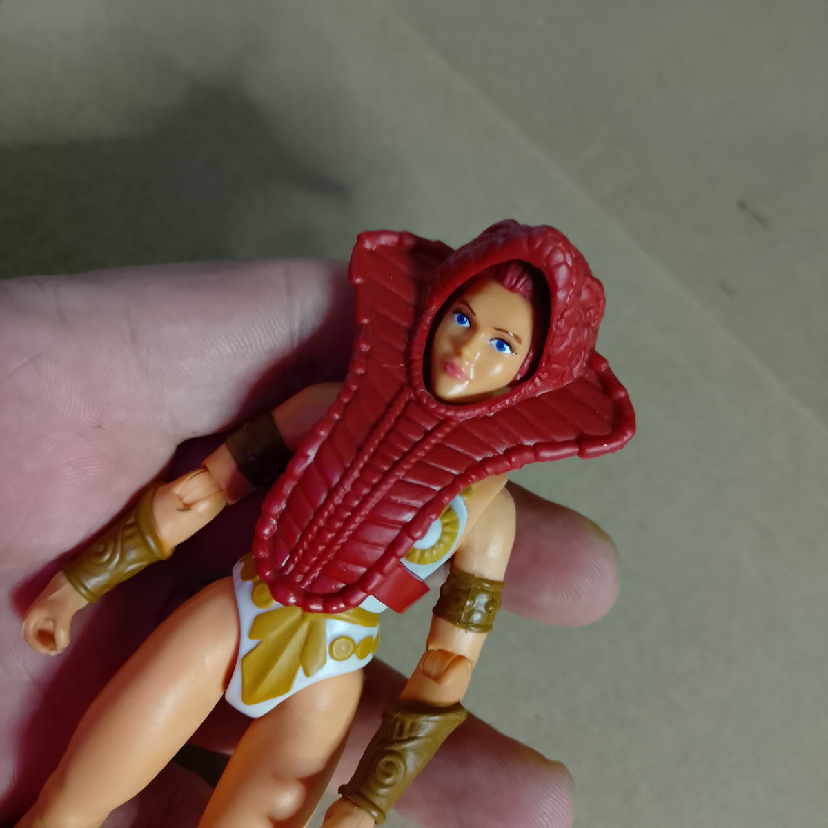 Masters of the Universe 2000 Origins Teela action figure loose vgc