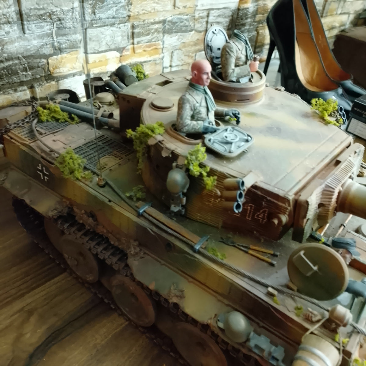 Tamiya 1:16 RC Radio controlled WW2 German Tiger 1 Tank pro built painted stunning