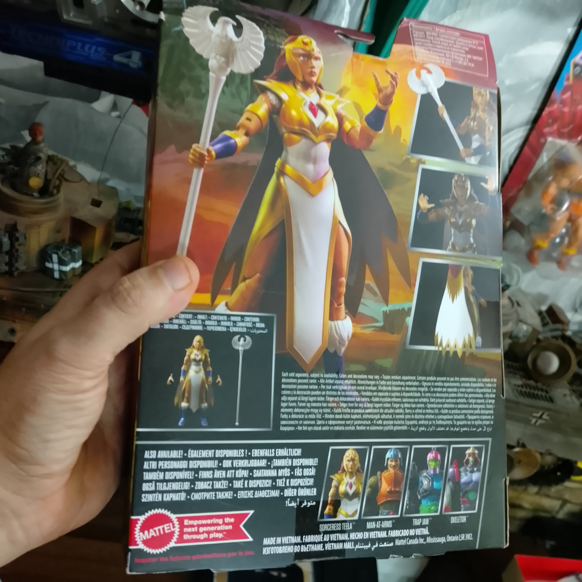 Masters of the Universe Revolution Scorceress Teela 2023 Sealed boxed Mattel