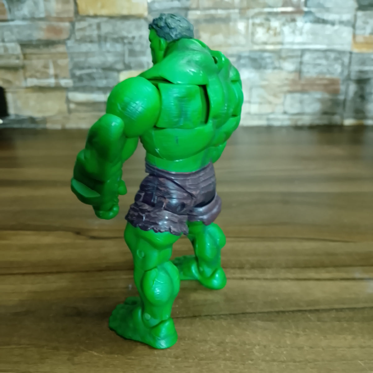 Incredible Hulk Leaping Action Figure 2002 Movie Marvel action figure loose vgc