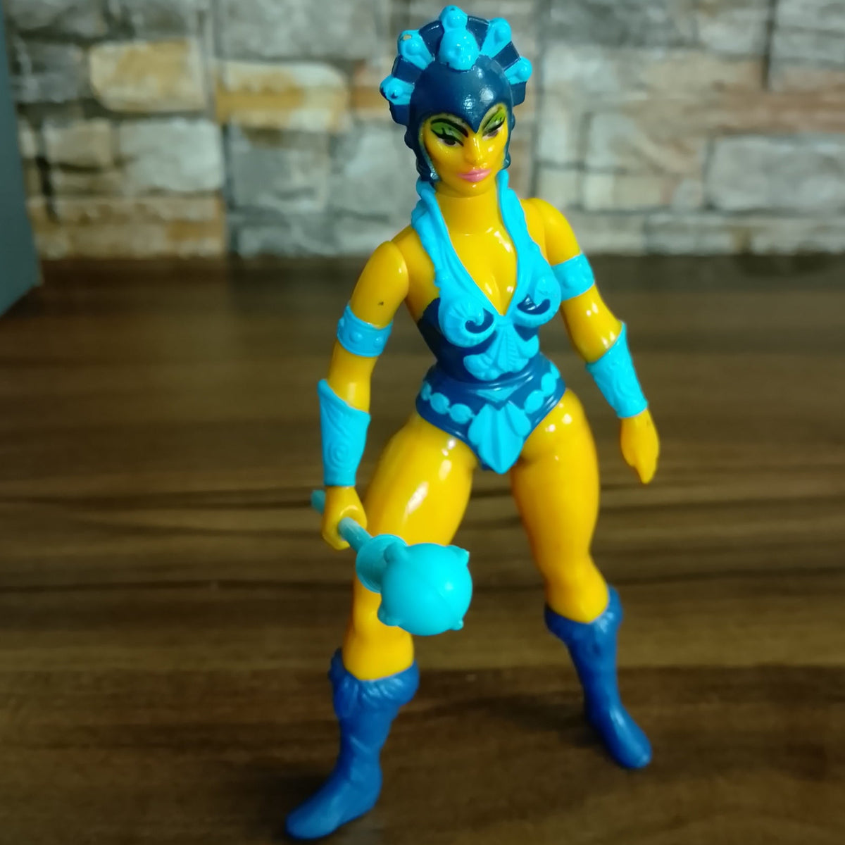 Masters of the Universe 1981-82 M.I. Evil Lyn very nice example loose retro action figure