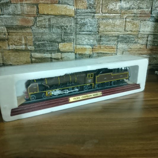 Atlas editions 00 guage Pacific Chapelon Nord steam locomotive static model on plinth