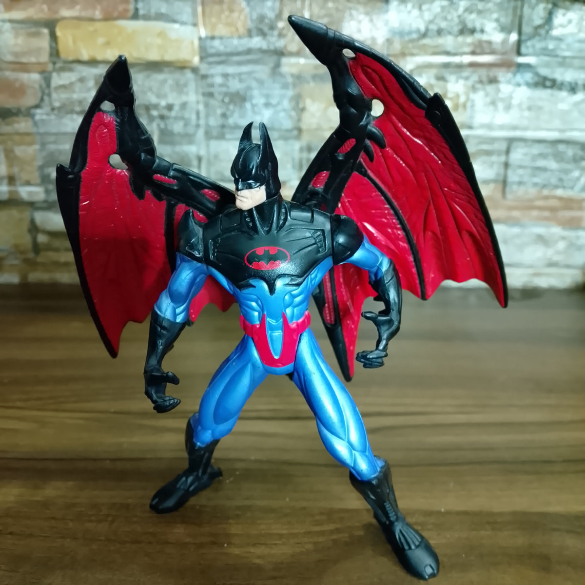 1997 Kenner Legends of the Dark Knight  Neural claw Bat-Man action figure vgc loose