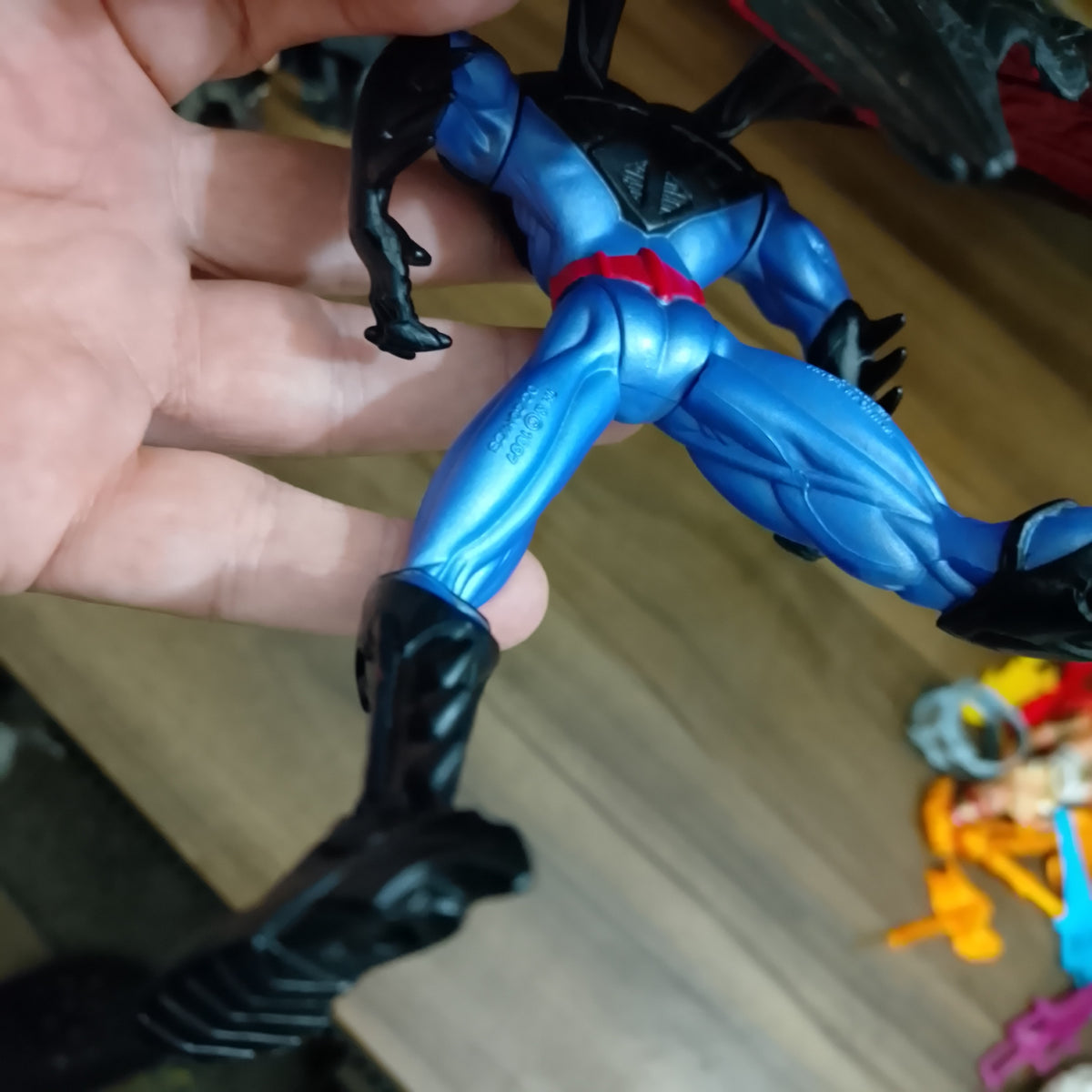 1997 Kenner Legends of the Dark Knight  Neural claw Bat-Man action figure vgc loose