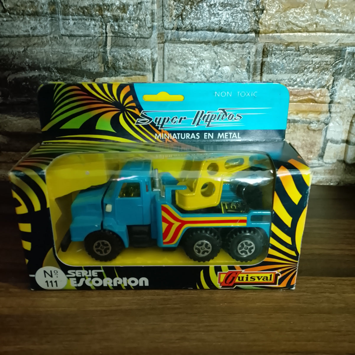 Guisval 111 Camion Volvo Grua tow truck Retro diecast model similar to superkings