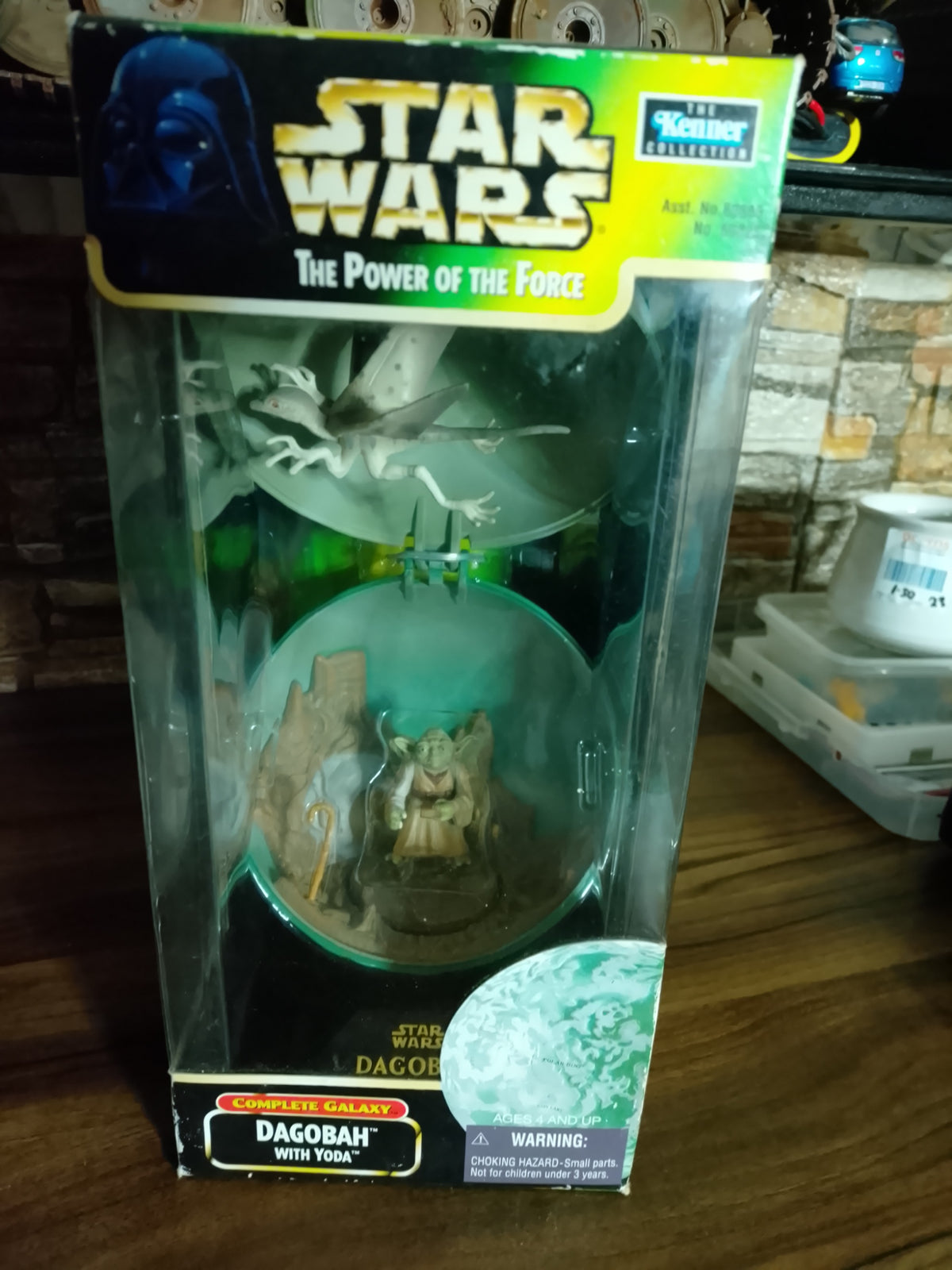 Star Wars 1998 Power of the Force Kenner complete Galaxy Dagobah with Yoda Boxed