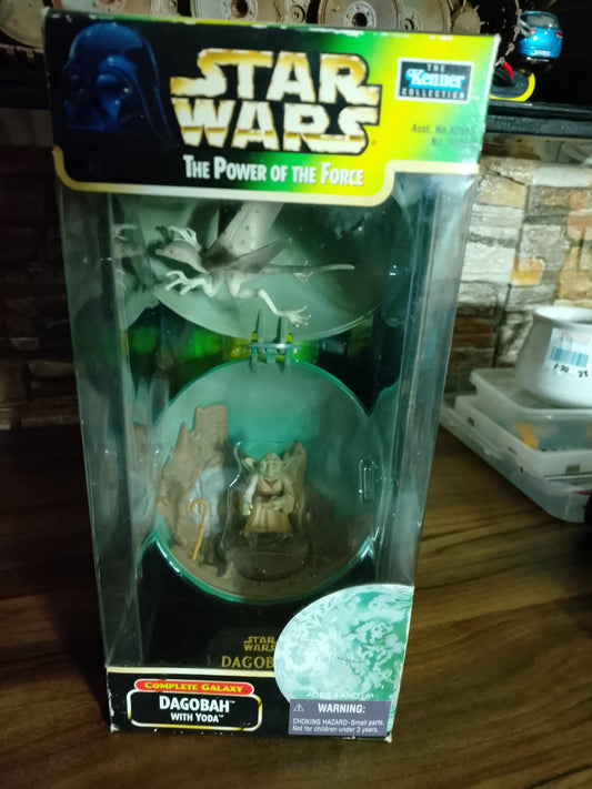 Star Wars 1998 Power of the Force Kenner complete Galaxy Dagobah with Yoda Boxed