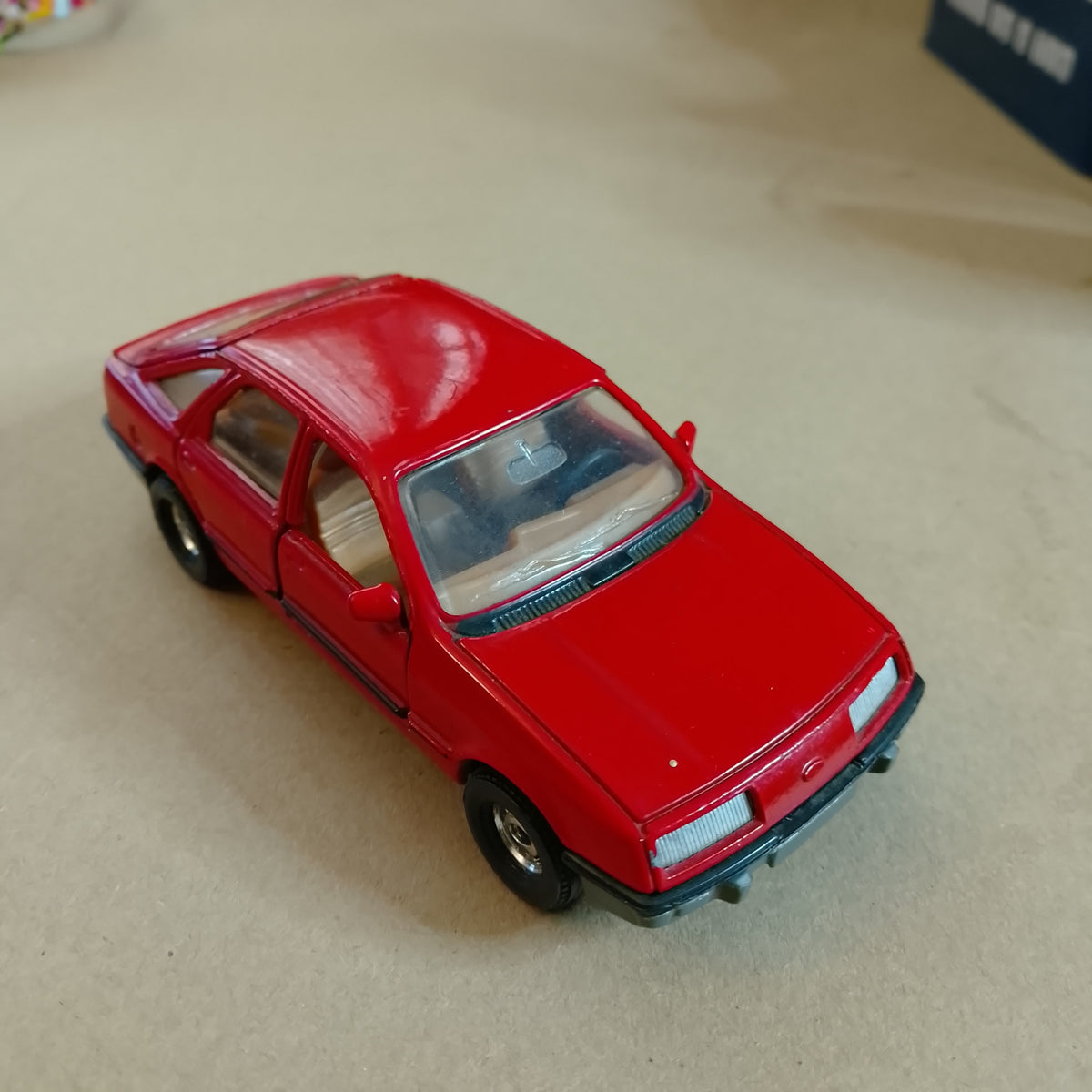 Corgi 1983 Ford Sierra 2.3 Ghia 1:36 scale  red road car diecast model loose vgc